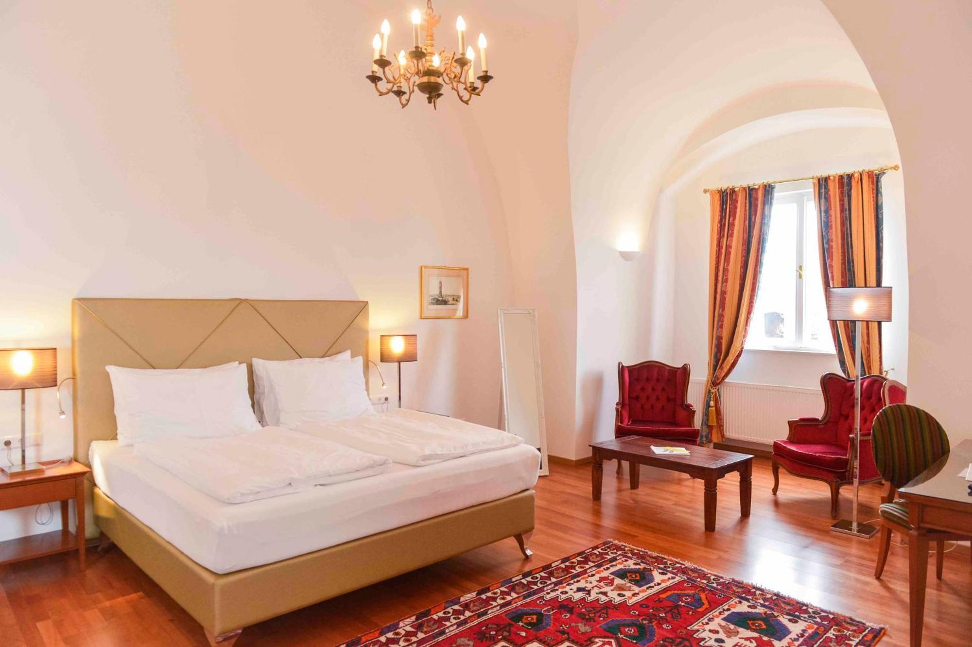 Schlosshotel Mailberg Екстер'єр фото