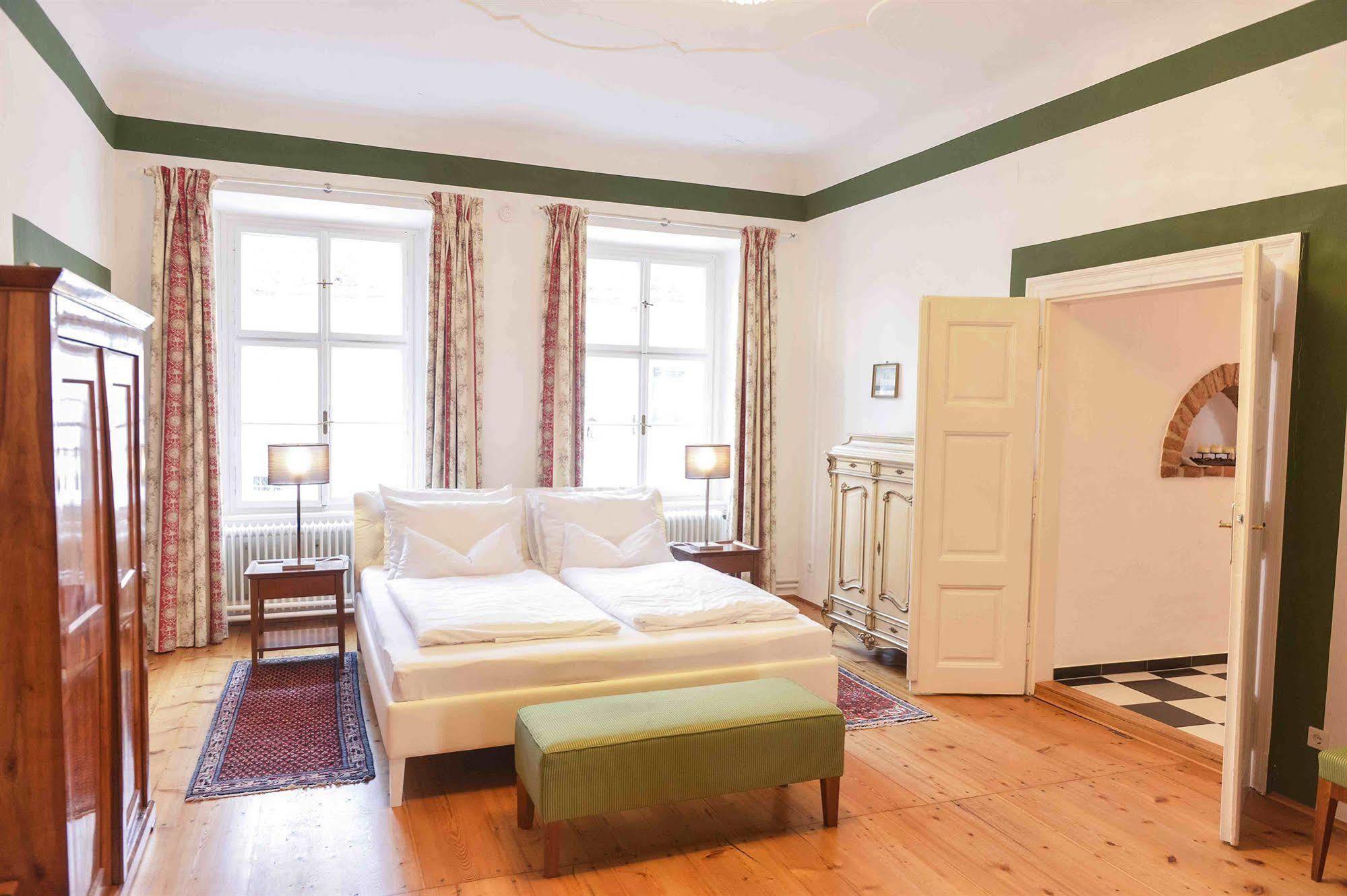 Schlosshotel Mailberg Екстер'єр фото